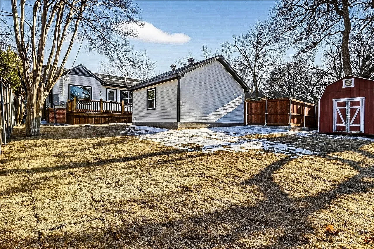 Detached garage and accessory dwelling rebuild completed in the Lakewood conservation district of Dallas