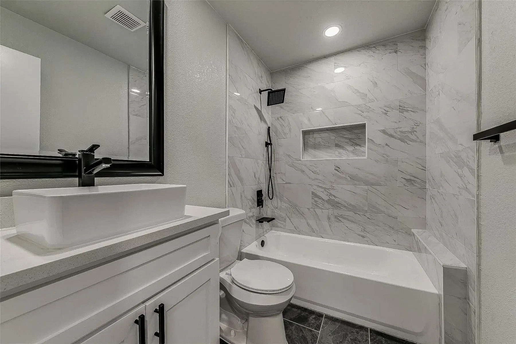 Guest Tub & Bathroom Remodel completed by Utmost Builds in Plano, Texas