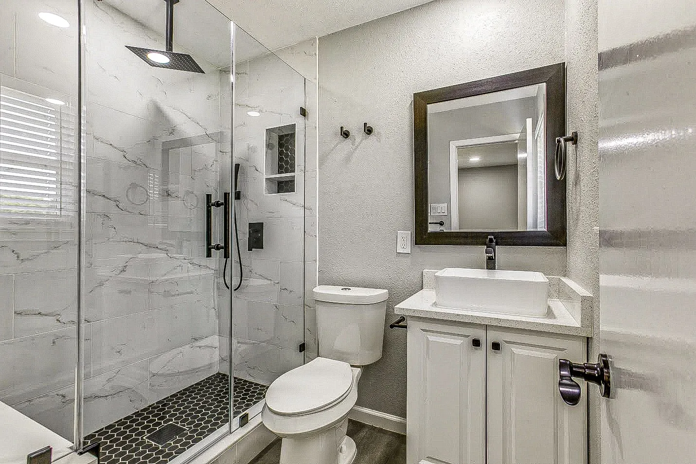 Primary Bathroom Remodel completed by Utmost Builds in Dallas, Texas